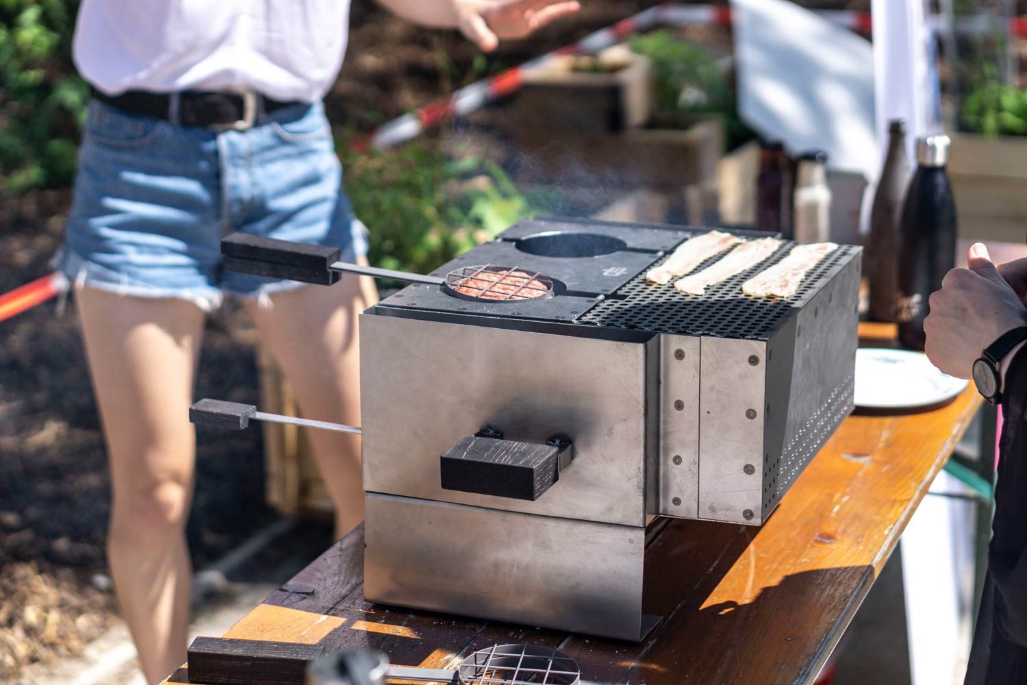 final prototype of the burger grill qb in use