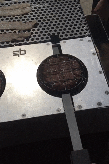 how to turn a burger pattie on the burger grill qb
